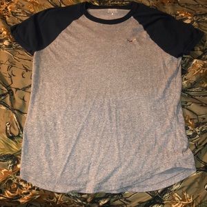 Men’s size small hollister t shirt